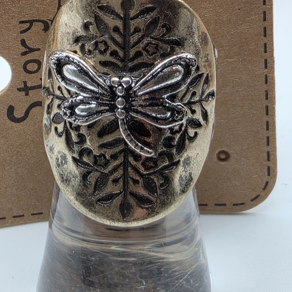 Intricate Gold and Silver Dragonfly Stretchy Ring (957)